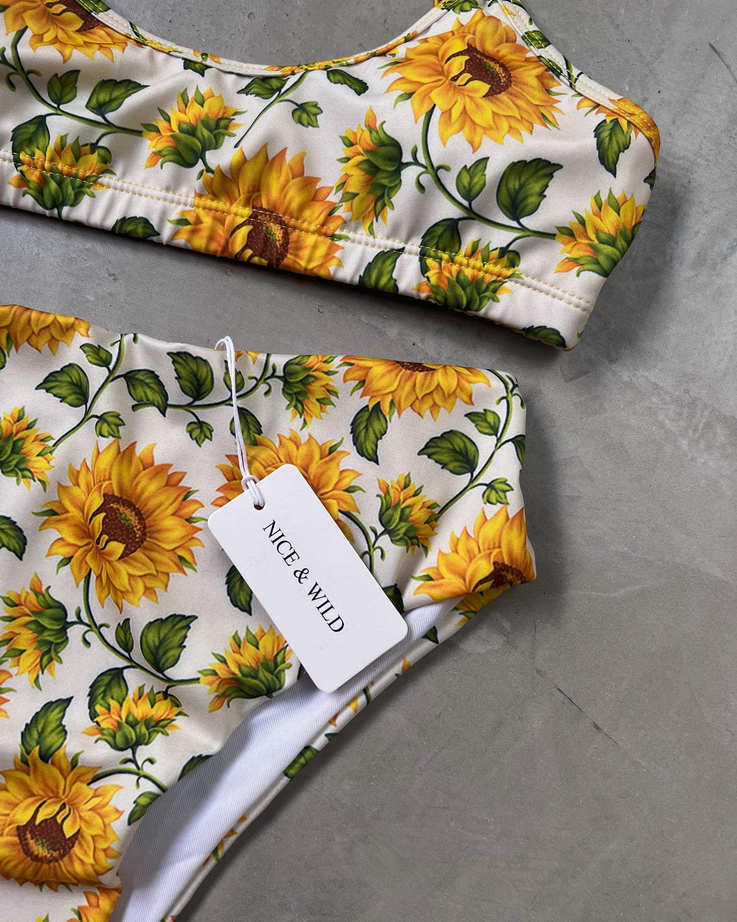 BIKINI BASICO TIRAS GIRASOLES VINTAGE + FALDA EN MALLA