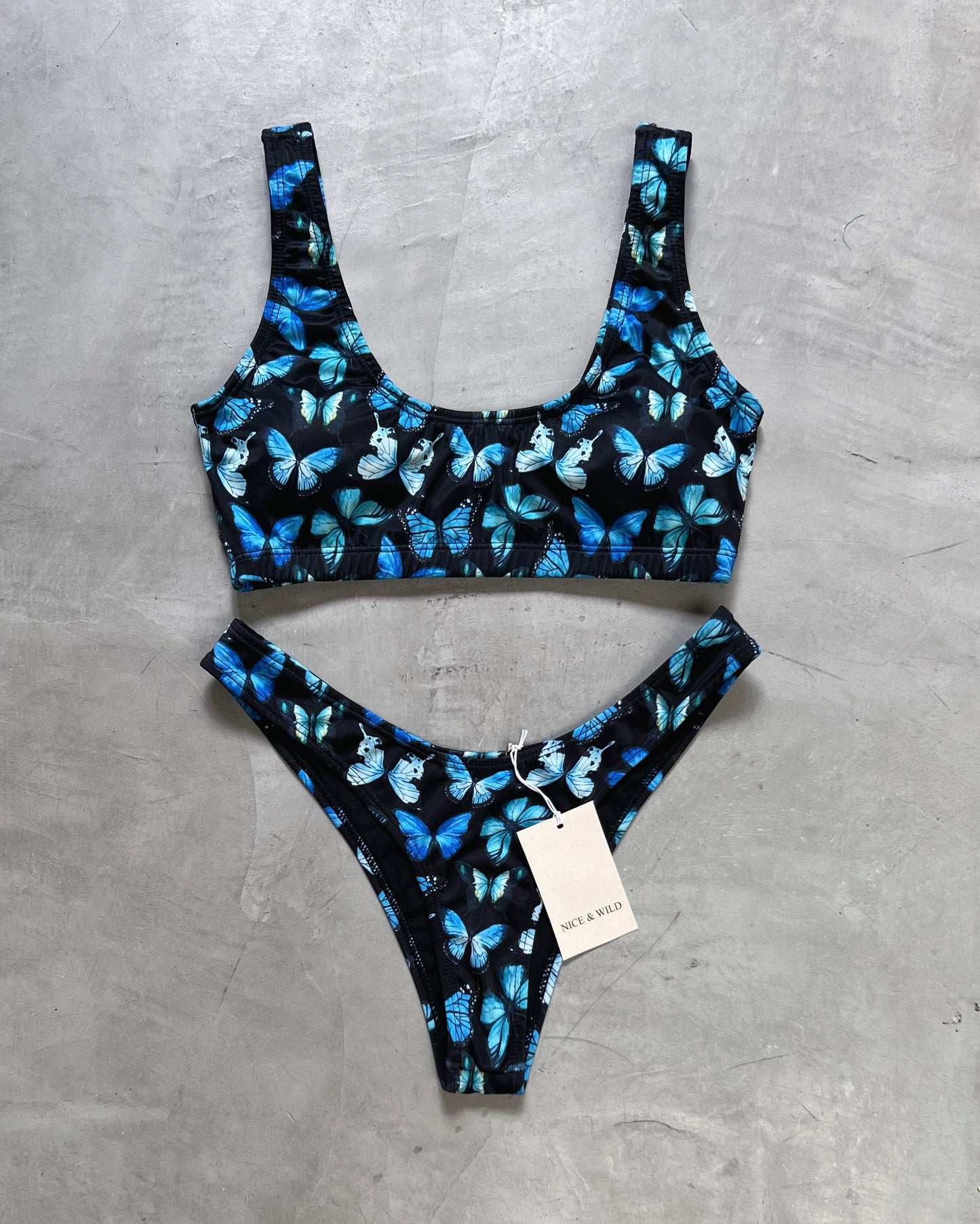 BIKINI BÁSICO GRUESO MARIPOSA AZUL + FALDA EN MALLA