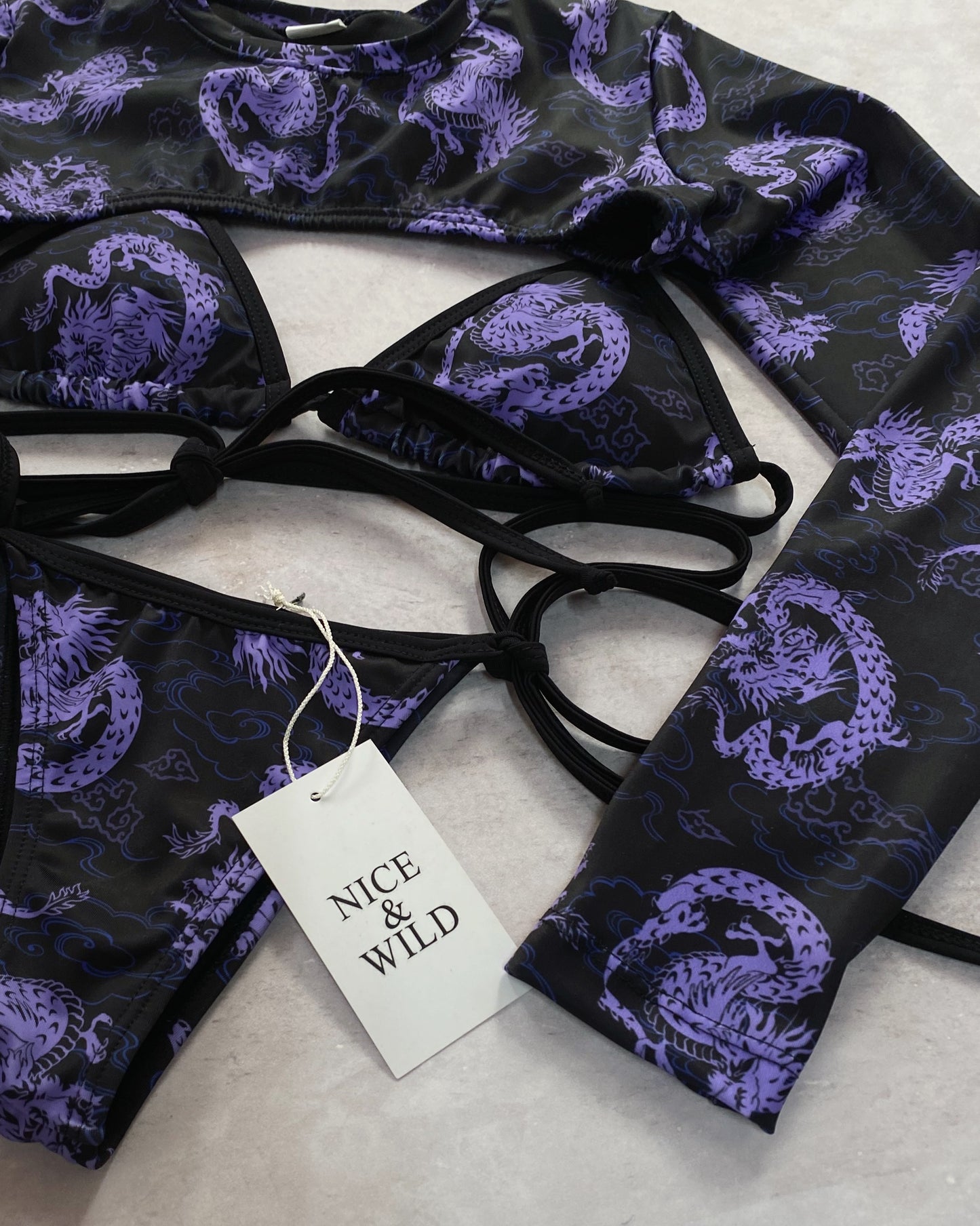 SET BIKINI DRAGÓN MORADO + FALDA EN MALLA