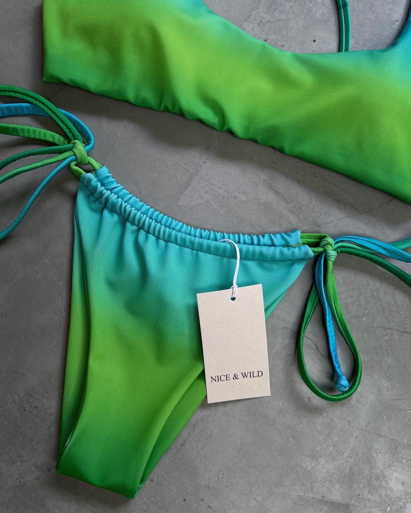 BIKINI CRUZADO DESVANECIDO VERDE + FALDA EN MALLA