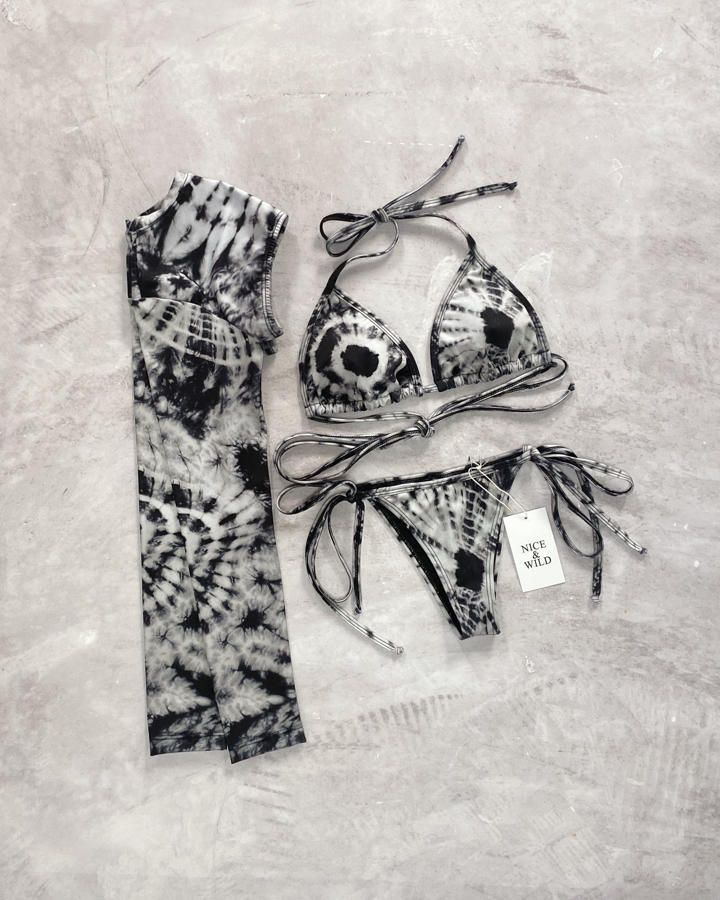 SET BIKINI VETEADO GRIS + FALDA EN MALLA