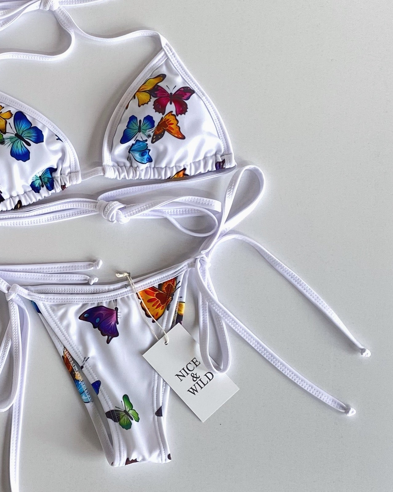 SET BIKINI MARIPOSAS COLORES + FALDA EN MALLA