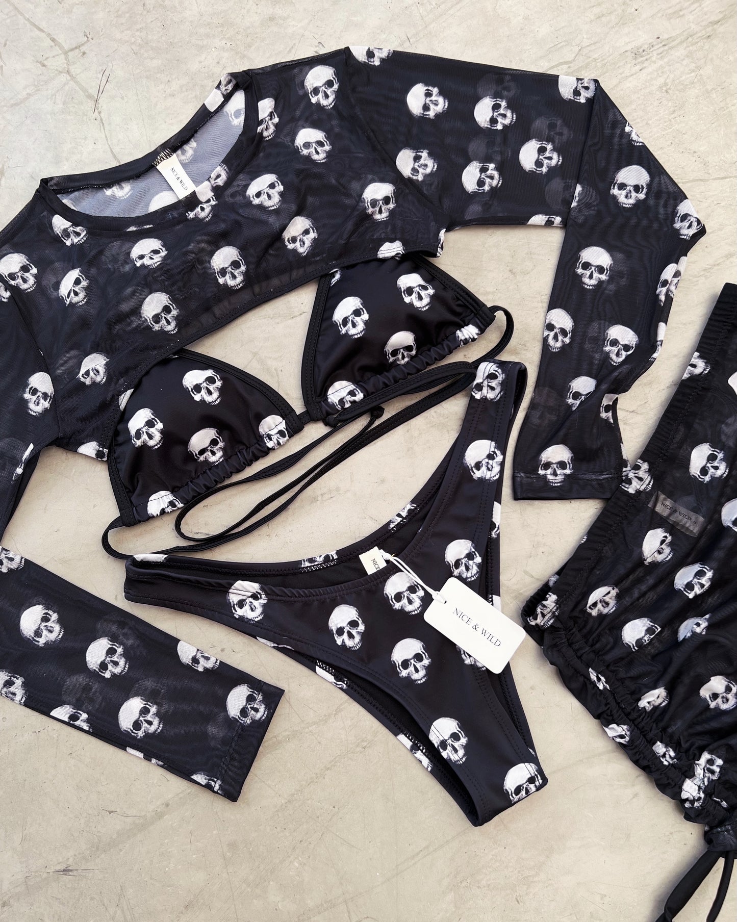 SET BIKINI CALAVERAS + FALDA EN MALLA