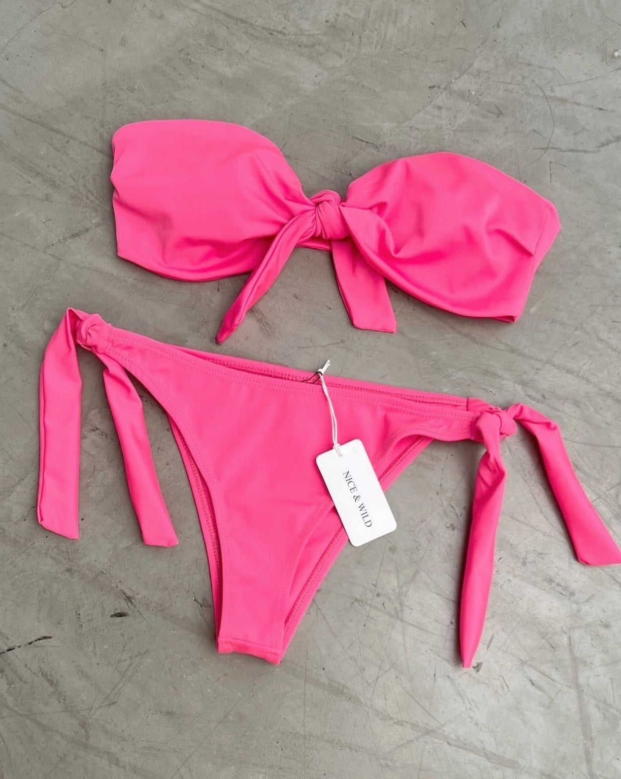 STRAPLESS ROSA AMARRE