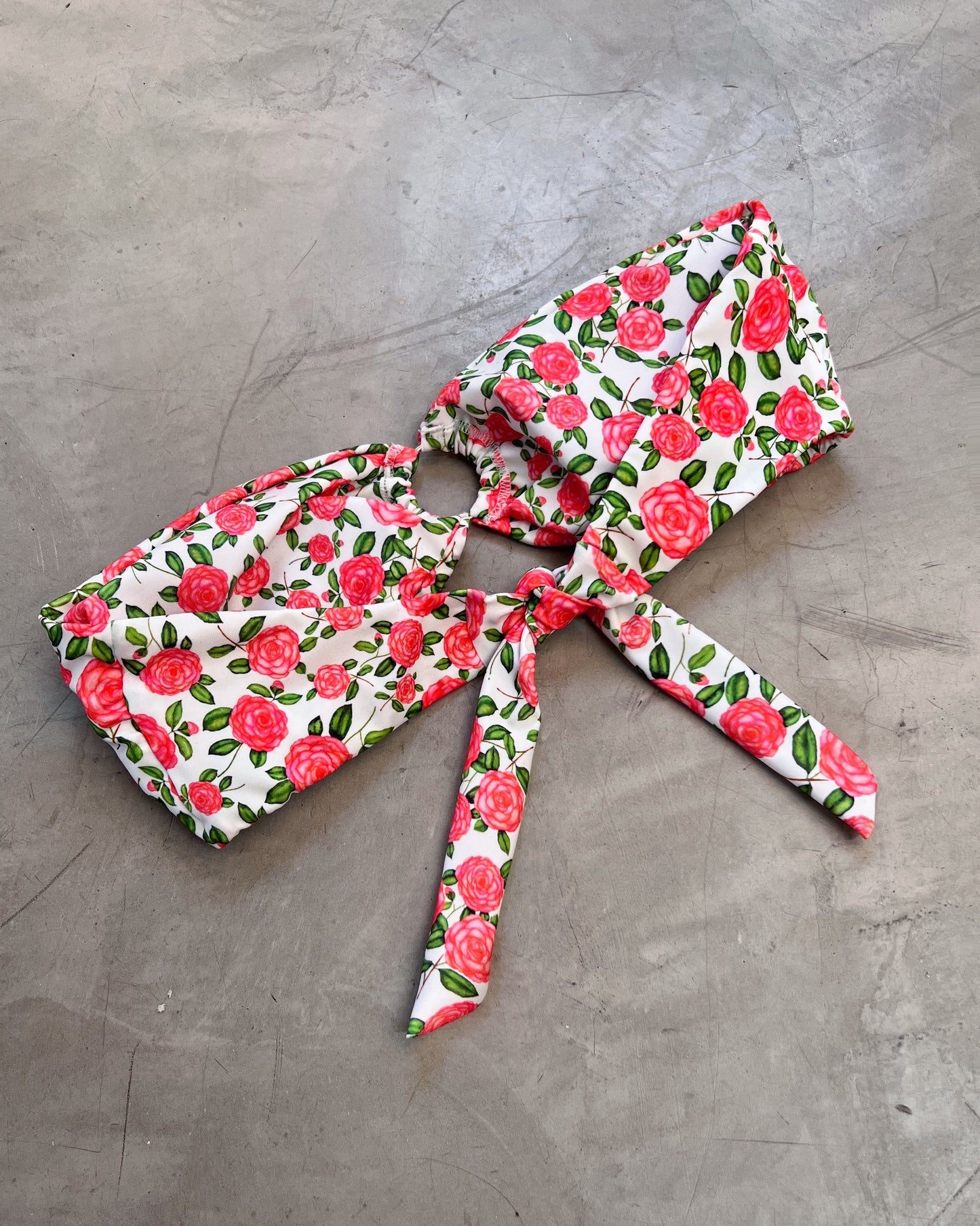 BIKINI SHANTAL ROSAS + FALDA EN MALLA