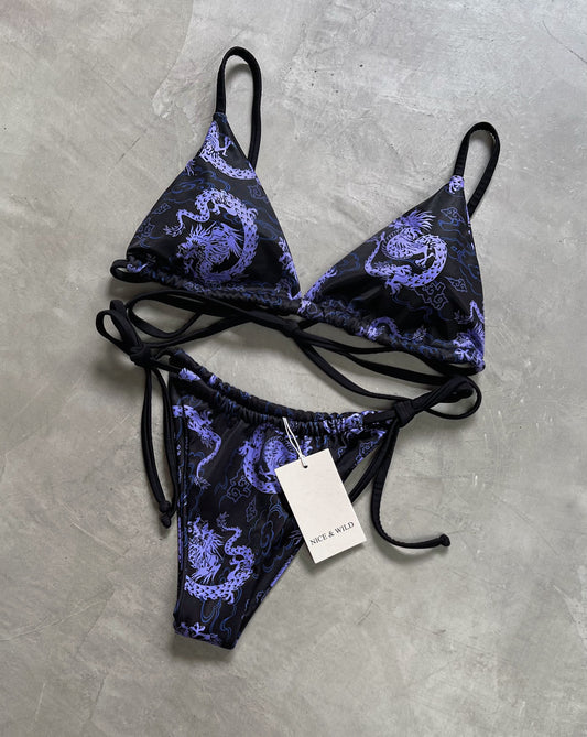 BIKINI BRONCEO DRAGÓN MORADO + FALDA EN MALLA
