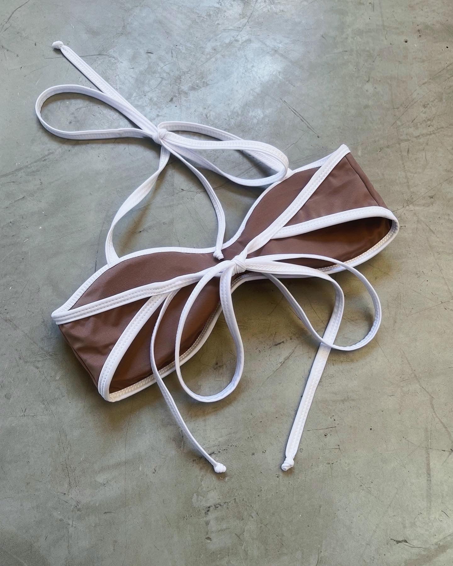 BIKINI STRAPLESS SESGO COLOR