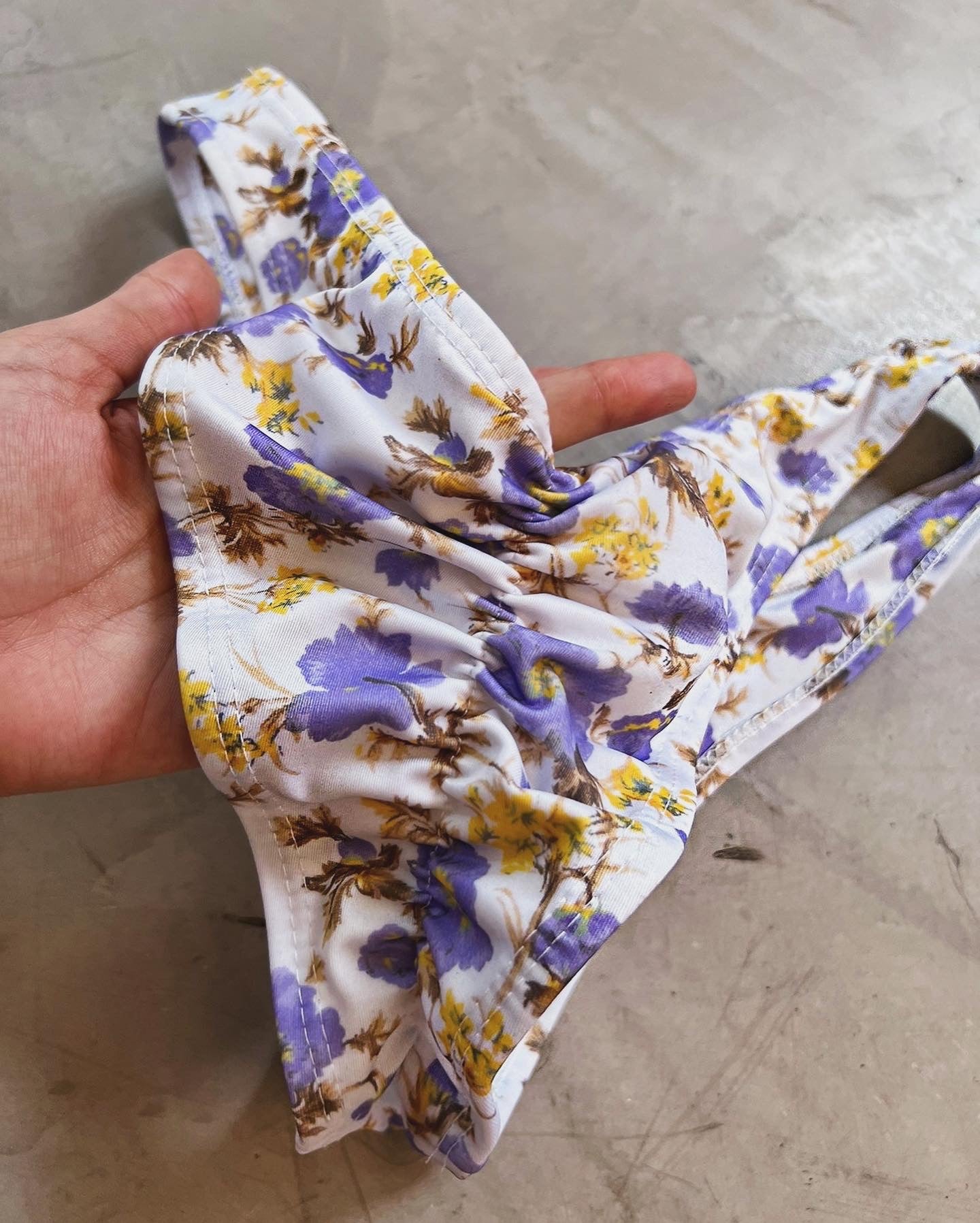 BIKINI CRUZADO FLORECITAS LILA + FALDA EN MALLA