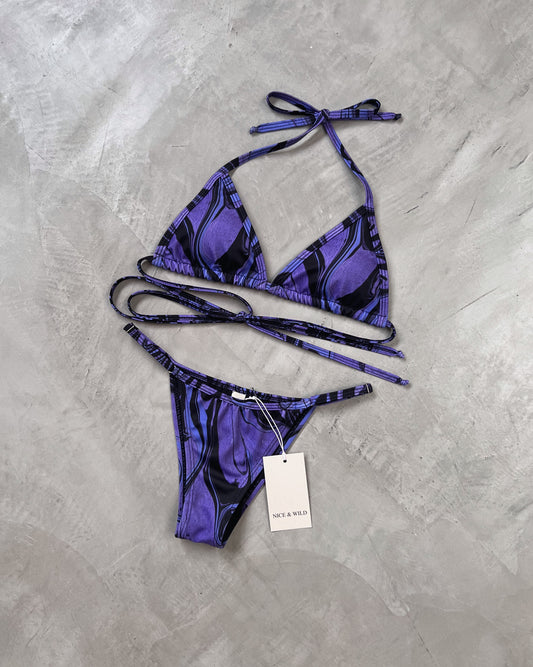 BIKINI TRIÁNGULO VETEADO MORADO + FALDA EN MALLA