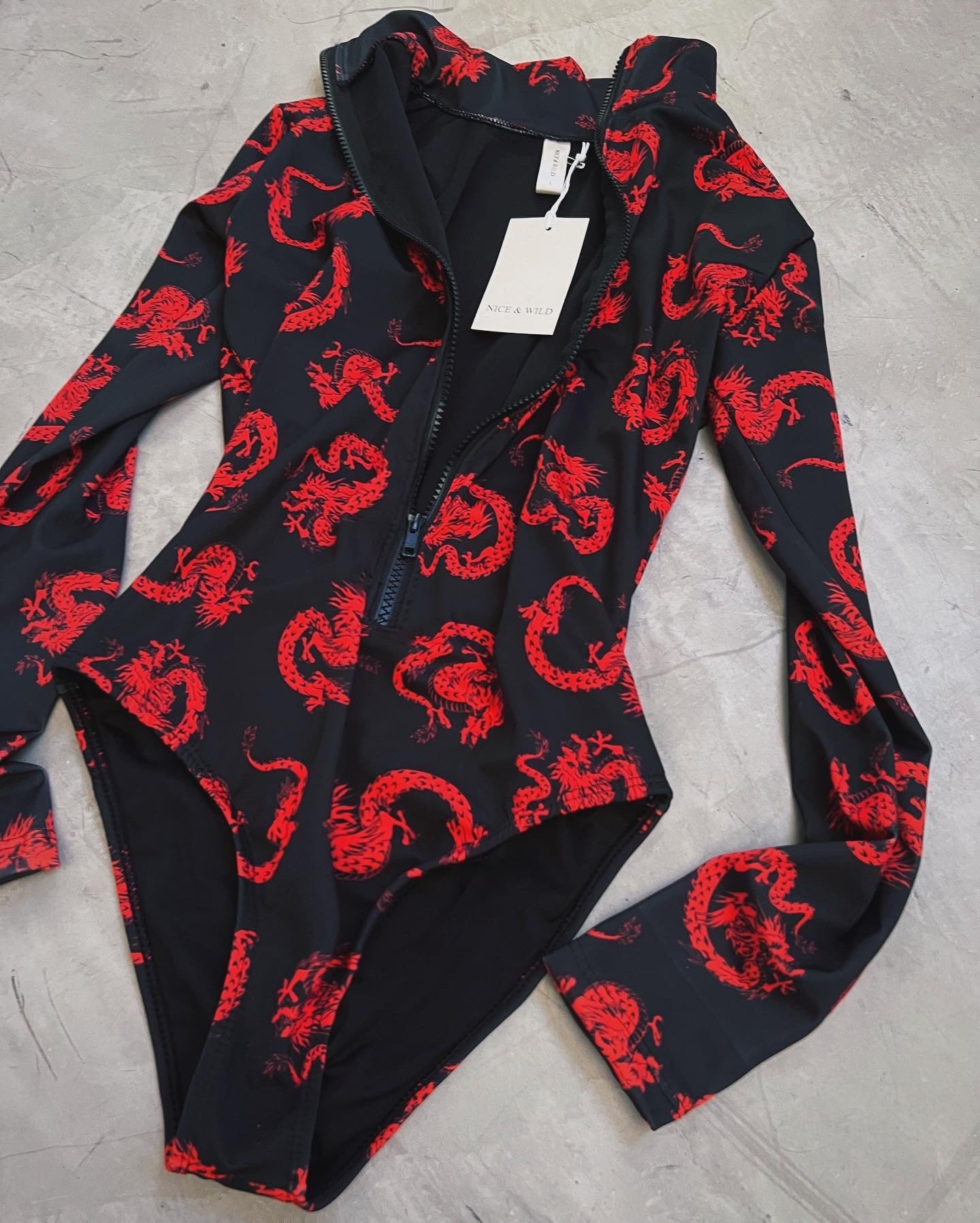 BODY CIERRE DRAGONES ROJOS