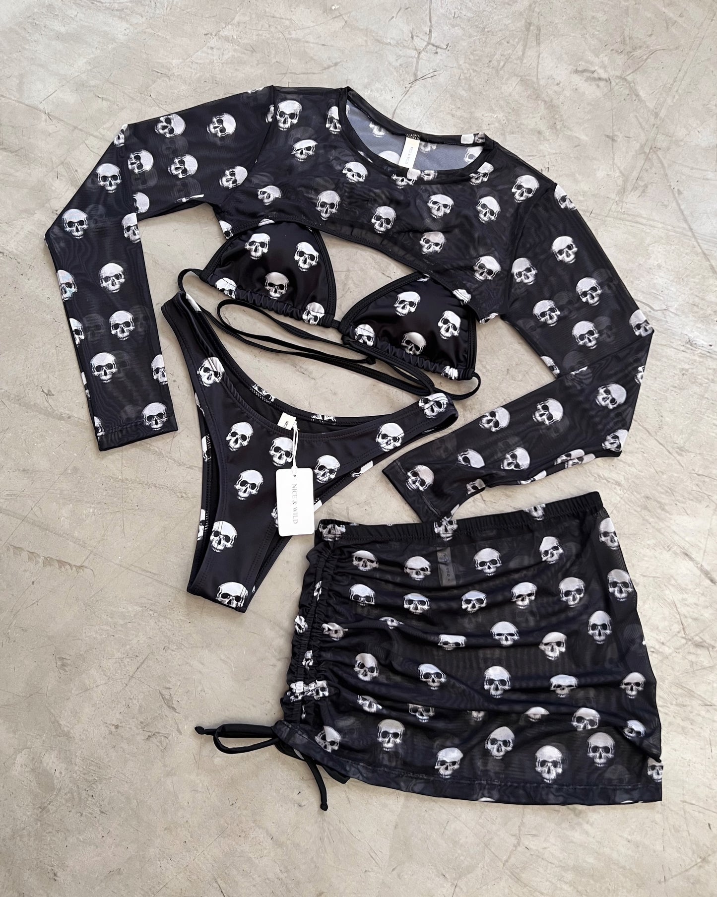 SET BIKINI CALAVERAS + FALDA EN MALLA