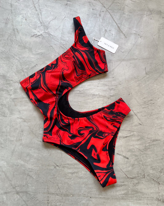 BODY ASIMÉTRICO VETEADO ROJO